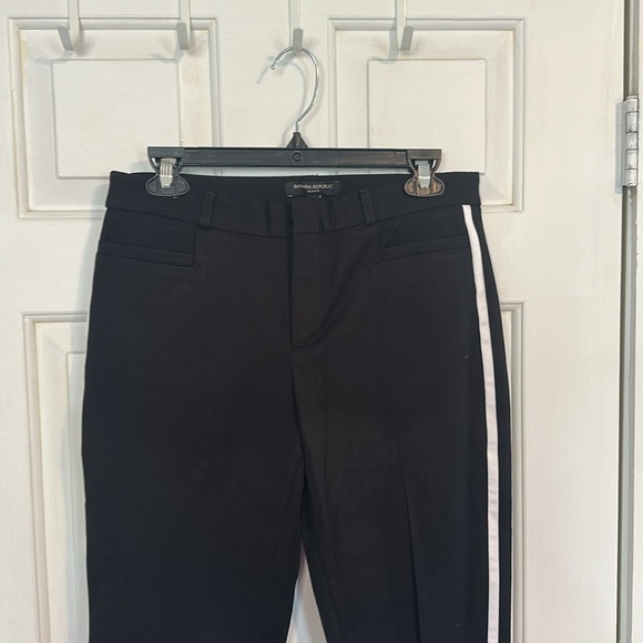 Banana Republic Black pant with white stripe size 6L - Picture 2 of 4